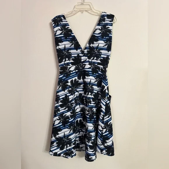 L'AGENCE Fit & Flare Dress Palm Print Sleeveless V-Neck Blue White Size 6 - Picture 4 of 4